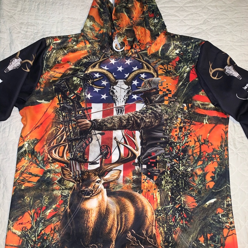 Men’s 3D Deer Hoodie- Tag says 3XL- truer to a 2XL